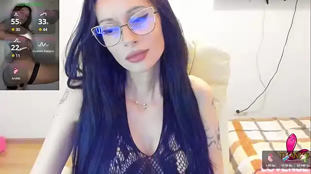 kissnicol32 online show from May 2026 04:24:02 PM