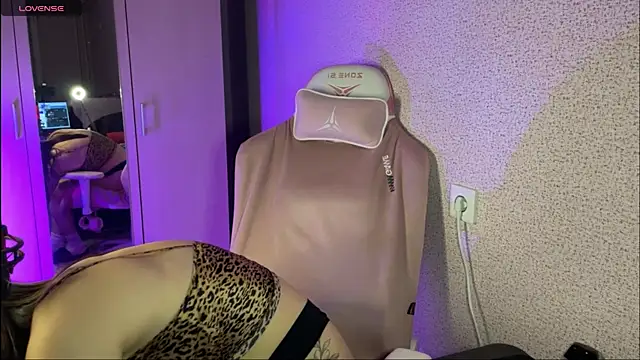 Katrin  kiss online show from February 2025 04:21:02 PM