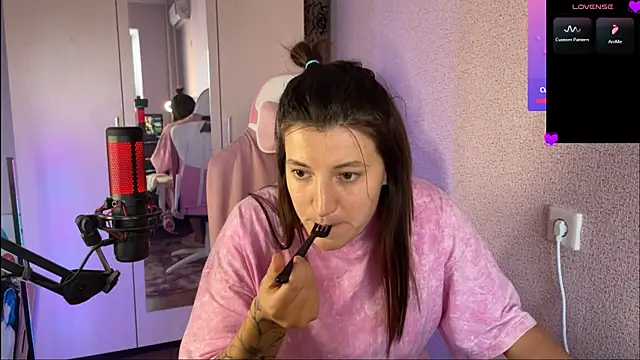 Katrin  kiss online show from February 2025 02:32:01 PM