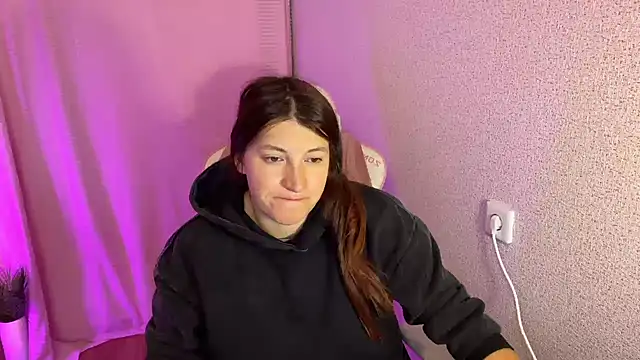 Katrin  kiss online show from October 2025 01:45:02 PM