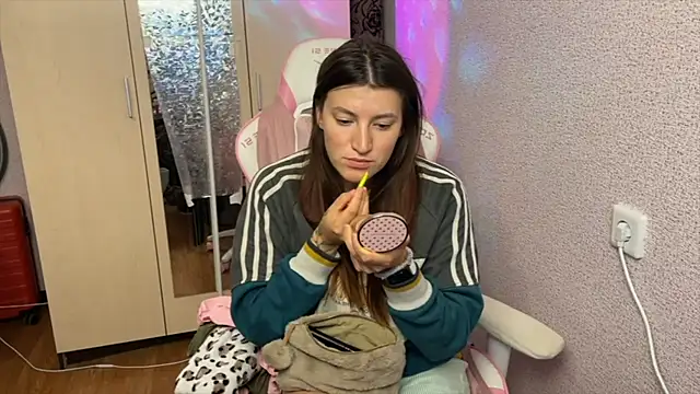 Katrin  kiss online show from May 2026 05:20:01 PM