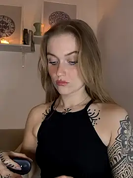 Snapshot of Goldloeckchen159 chatting on October 2025 07:13:02 PM Goldloeckchen159 online show from October 2025 07:13:02 PM