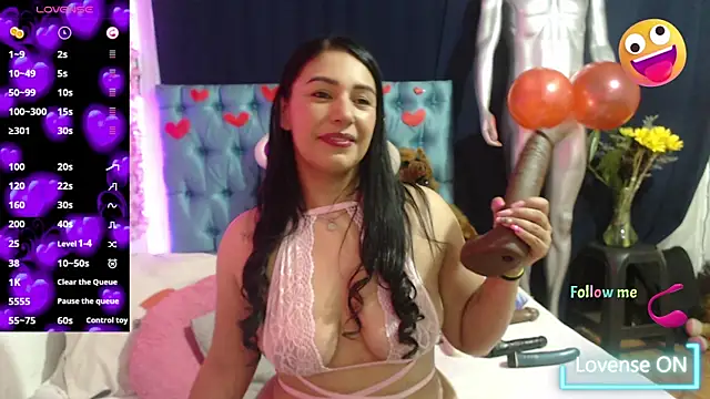 Snapshot of Cristal_cherry chatting on February 2025 01:10:01 AM Cristal cherry online show from February 2025 01:10:01 AM