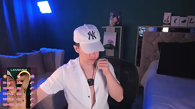 Snapshot of Brat_ chatting on September 2025 07:03:02 PM Brat online show from September 2025 07:03:02 PM