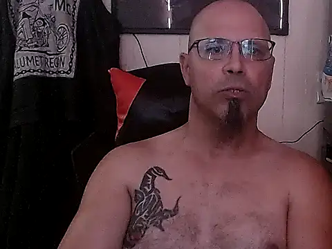Snapshot of KrazyLegz chatting on September 2025 05:56:02 PM KrazyLegz online show from September 2025 05:56:02 PM