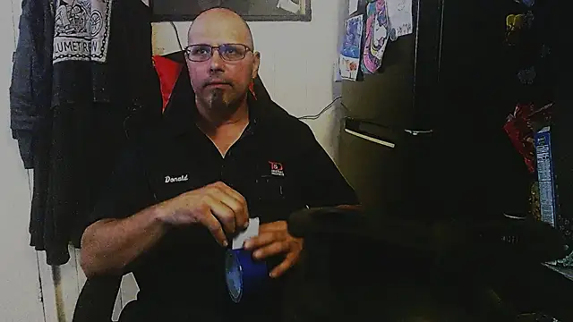 Snapshot of KrazyLegz chatting on September 2025 09:18:01 PM KrazyLegz online show from September 2025 09:18:01 PM