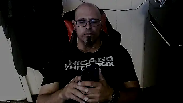 Snapshot of KrazyLegz chatting on October 2025 03:42:02 PM KrazyLegz online show from October 2025 03:42:02 PM