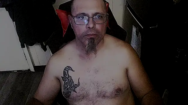 Snapshot of KrazyLegz chatting on October 2025 11:27:01 PM KrazyLegz online show from October 2025 11:27:01 PM