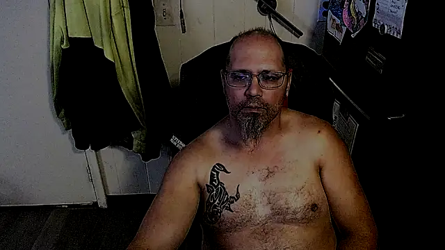 KrazyLegz online show from November 2025 08:08:02 PM