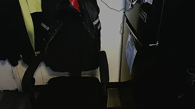 KrazyLegz online show from November 2025 09:52:01 PM