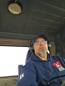 Snapshot of KrazyLegz chatting on March 2026 05:34:02 PM KrazyLegz online show from March 2026 05:34:02 PM