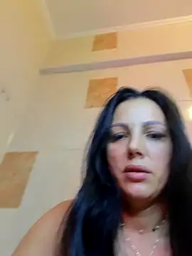 ReiyaRey online show from April 2026 07:05:02 PM