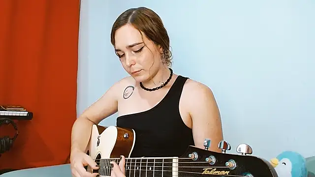 Catnessa online show from October 2025 12:11:02 AM