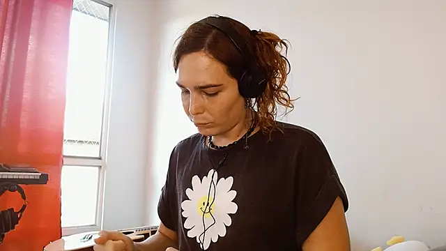 Catnessa online show from October 2025 09:59:02 PM