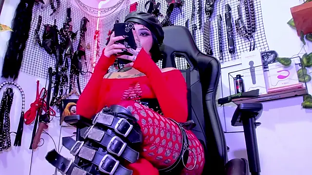 Snapshot of Agatha_BDSM chatting on February 2025 08:18:01 PM Agatha BDSM online show from February 2025 08:18:01 PM