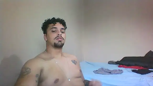 Snapshot of Xcumshot33 chatting on October 2025 08:17:01 PM Xcumshot33 online show from October 2025 08:17:01 PM