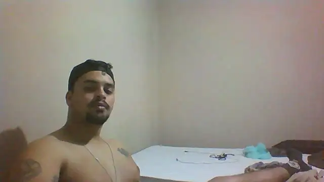 Snapshot of Xcumshot33 chatting on October 2025 01:14:02 AM Xcumshot33 online show from October 2025 01:14:02 AM