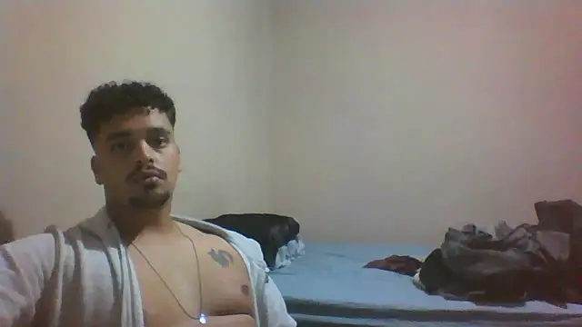 Snapshot of Xcumshot33 chatting on October 2025 03:26:02 AM Xcumshot33 online show from October 2025 03:26:02 AM