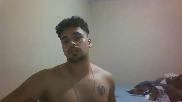 Snapshot of Xcumshot33 chatting on October 2025 01:39:02 AM Xcumshot33 online show from October 2025 01:39:02 AM