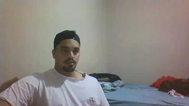 Snapshot of Xcumshot33 chatting on October 2025 03:29:01 AM Xcumshot33 online show from October 2025 03:29:01 AM