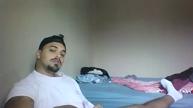 Snapshot of Xcumshot33 chatting on October 2025 02:06:02 PM Xcumshot33 online show from October 2025 02:06:02 PM