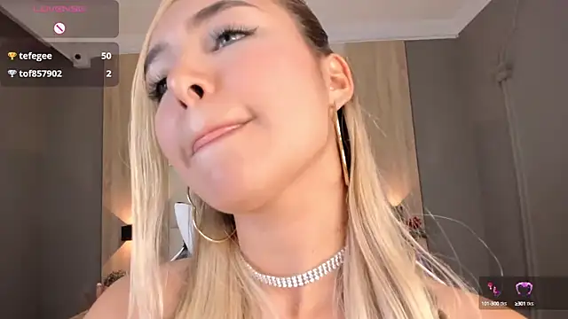 Snapshot of bella1207 chatting on January 2025 11:03:02 PM bella1207 online show from January 2025 11:03:02 PM