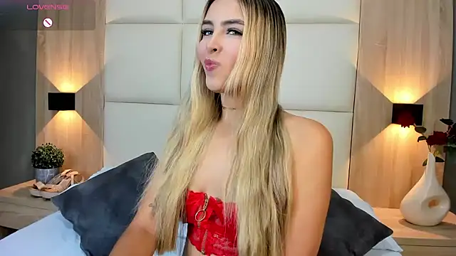 Snapshot of bella1207 chatting on March 2025 07:34:02 PM bella1207 online show from March 2025 07:34:02 PM