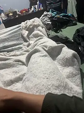 Snapshot of Your_love39 chatting on December 2025 07:48:01 AM Your love39 online show from December 2025 07:48:01 AM