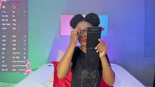 EmmaSmith06 online show from October 2025 05:21:02 PM