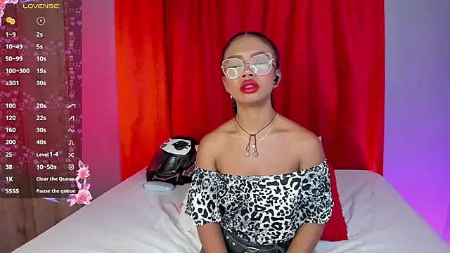 EmmaSmith06 online show from December 2025 05:31:02 PM