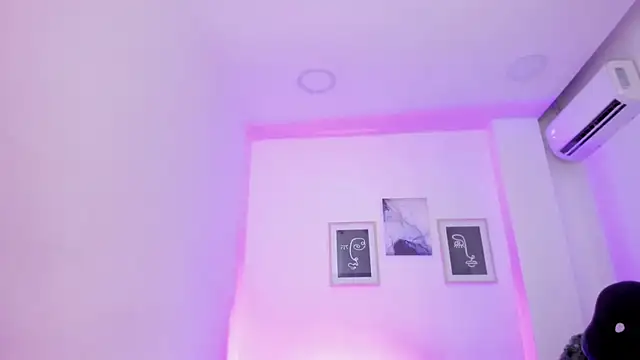 emelie 89 online show from January 2025 11:43:01 AM