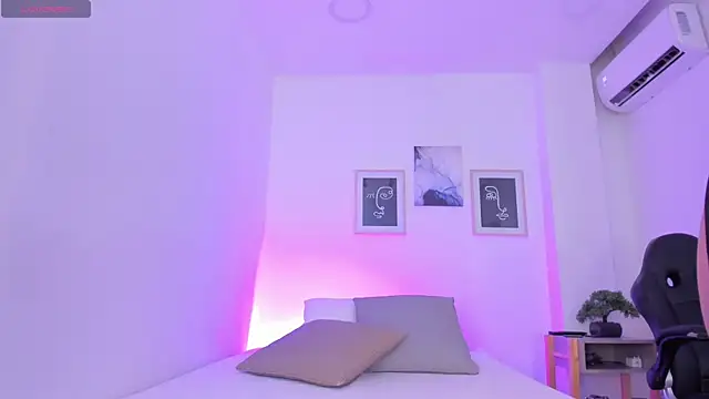 emelie 89 online show from March 2025 12:06:02 PM