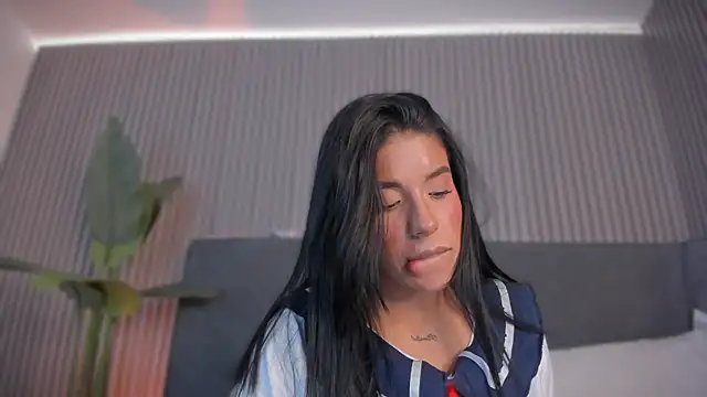 emelie 89 online show from April 2026 05:30:01 PM