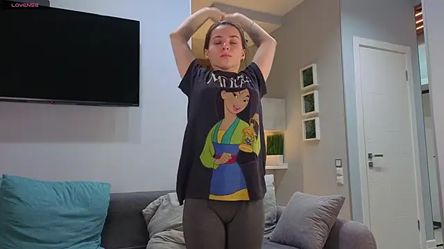 Snapshot of DonnaBurkee chatting on November 2025 04:21:01 AM DonnaBurkee online show from November 2025 04:21:01 AM