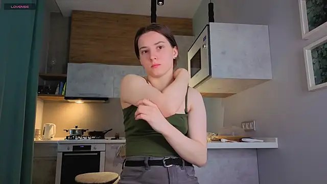 DonnaBurkee online show from June 2026 04:40:01 AM