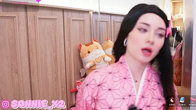 Snapshot of Sonnie_ chatting on January 2025 11:43:01 AM Sonnie online show from January 2025 11:43:01 AM