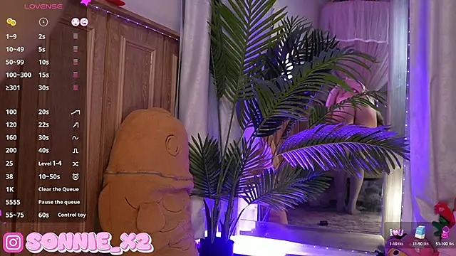 Snapshot of Sonnie_ chatting on February 2025 02:44:01 PM Sonnie online show from February 2025 02:44:01 PM