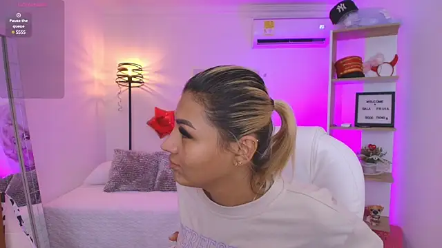 SALOOMEE   online show from March 2025 10:52:01 AM