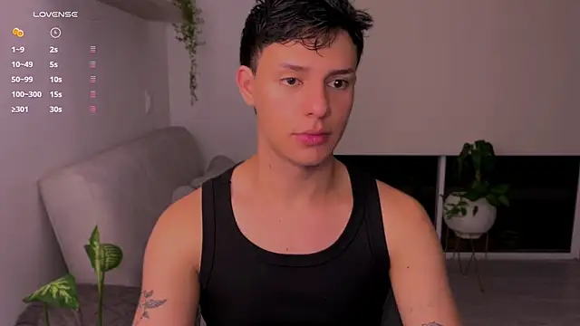 Snapshot of Alexxblue chatting on October 2025 05:37:02 AM Alexxblue online show from October 2025 05:37:02 AM