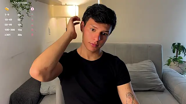 Snapshot of Alexxblue chatting on November 2025 07:01:02 PM Alexxblue online show from November 2025 07:01:02 PM