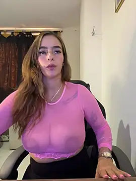 Snapshot of Alessandra_Schmoll chatting on June 2026 07:42:01 PM Alessandra Schmoll online show from June 2026 07:42:01 PM