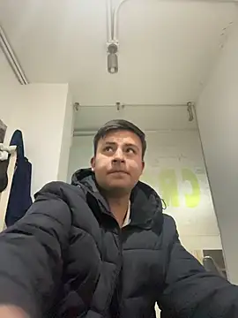 Snapshot of Nicolds14 chatting on November 2025 08:08:01 PM Nicolds14 online show from November 2025 08:08:01 PM