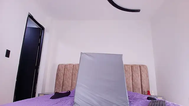 diane di online show from November 2025 07:12:01 PM