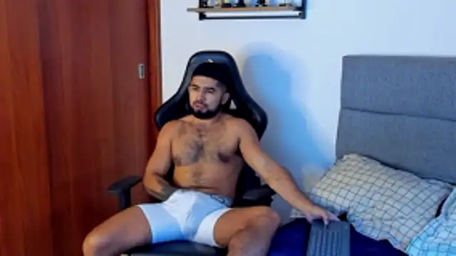 Snapshot of ethaanjones chatting on January 2026 08:22:01 PM ethaanjones online show from January 2026 08:22:01 PM