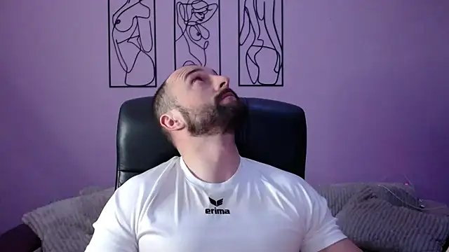 brindlefly6969 online show from January 2026 12:21:02 PM