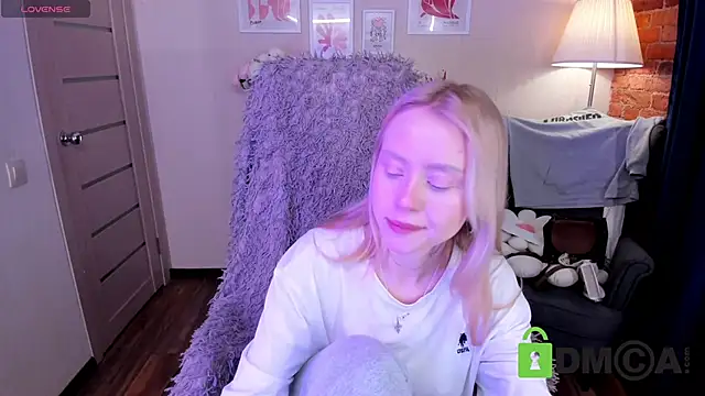 MalenaErnman online show from January 2025 10:18:02 AM