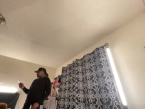 Snapshot of 4EVAGLACIERS chatting on December 2024 04:29:02 AM 4EVAGLACIERS online show from December 2024 04:29:02 AM