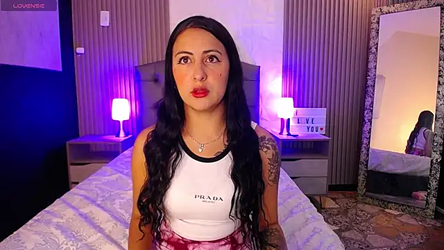 Snapshot of isabella_smith_ chatting on February 2025 01:21:02 PM isabella smith online show from February 2025 01:21:02 PM