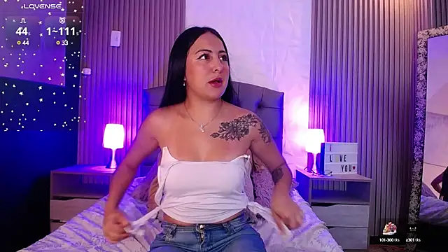 Snapshot of isabella_smith_ chatting on February 2025 01:33:02 PM isabella smith online show from February 2025 01:33:02 PM