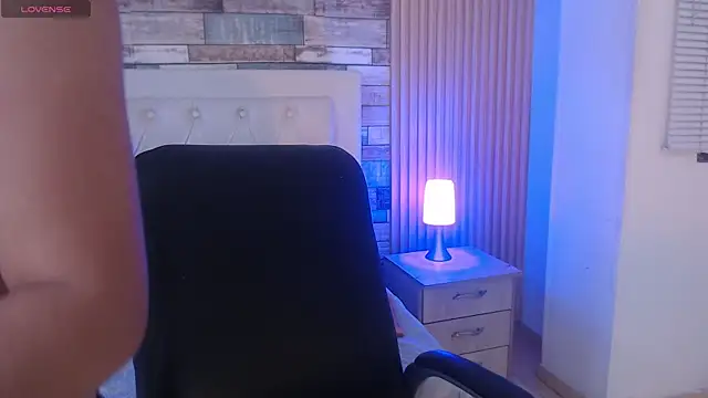 Snapshot of isabella_smith_ chatting on October 2025 04:59:01 PM isabella smith online show from October 2025 04:59:01 PM